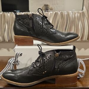 Comfortiva Black Leather Ankle Booties